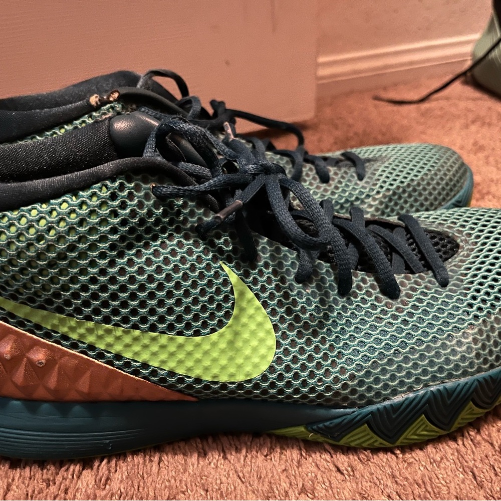 Kyrie 1 “Australia”